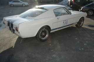 Illustration for article titled $875,000 1965 Shelby GT 350 R Mustang Most Expensive Craigslist Car Sale Ever?
